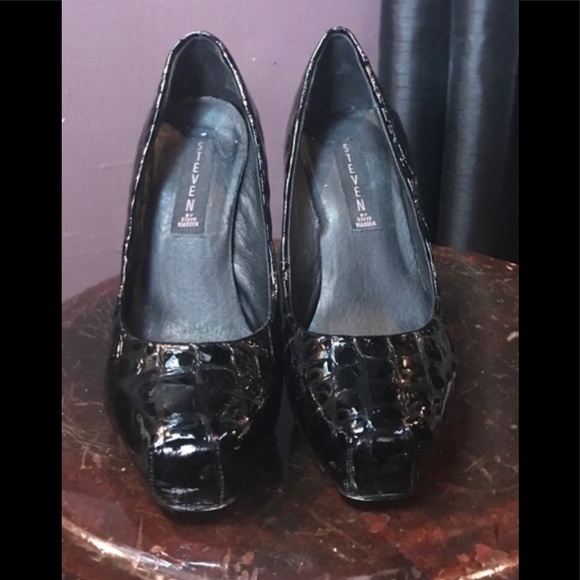 STEVE MADDEN Patent Leather Croc Platform Heels - Picture 2 of 4